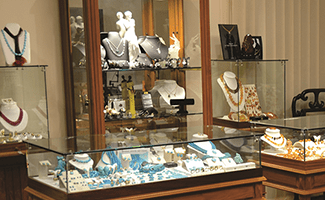 SGL Retail Product Management banner: A broad course covering jewelry manufacturing, merchandising, and sales techniques.