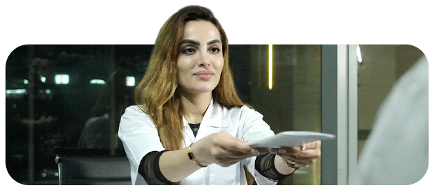 SGL laboratory professional performing the final verification and linking of diamond data to the official report.